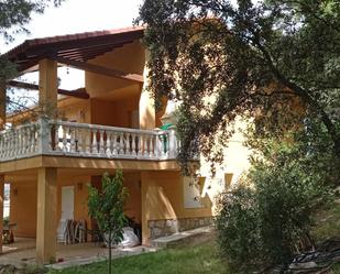 Vista exterior de Casa o xalet en venda en San Martín de Valdeiglesias amb Terrassa