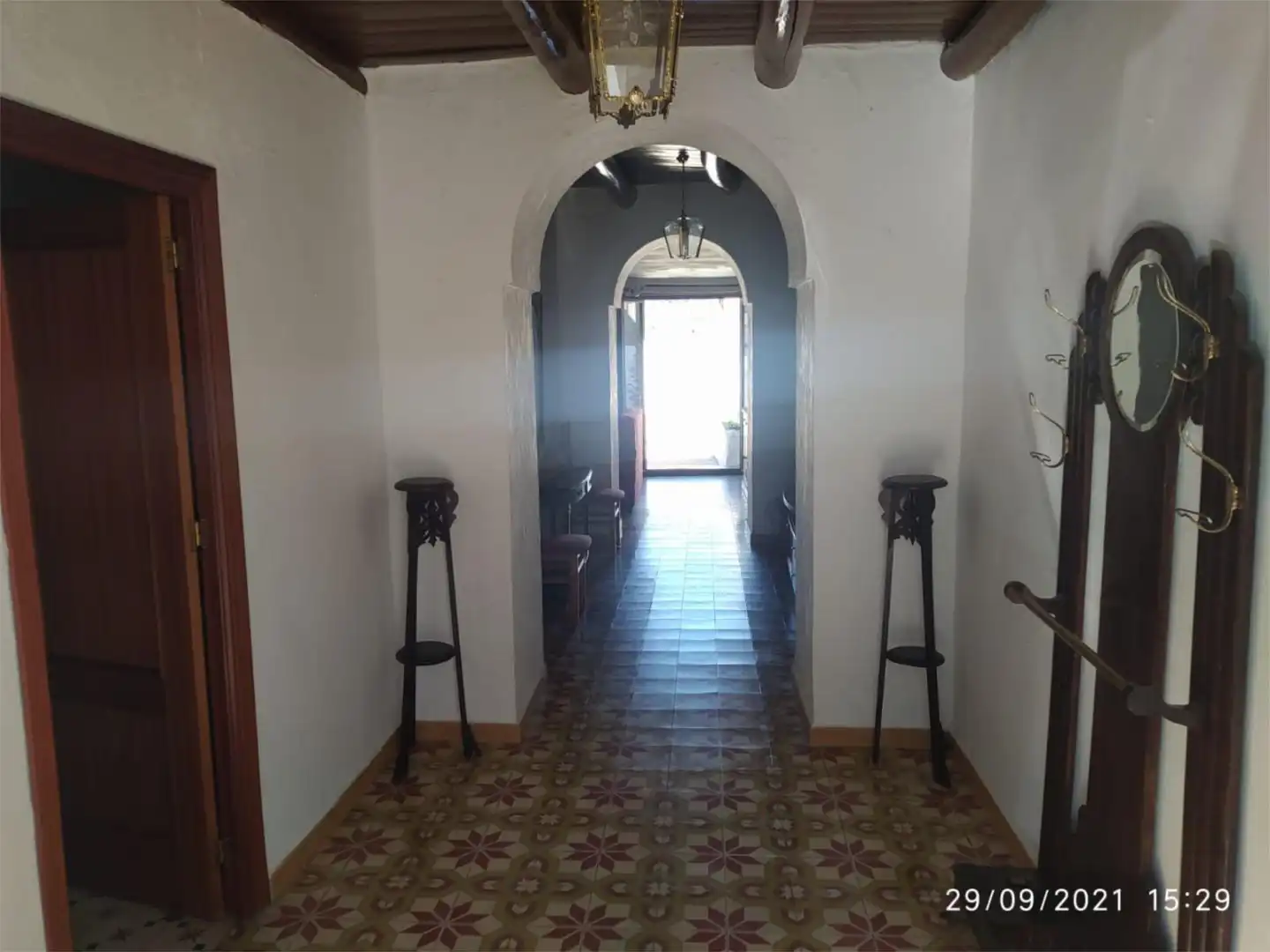 Casa adosada de alquiler en Cala con Jardín privado, Trastero y Amueblado