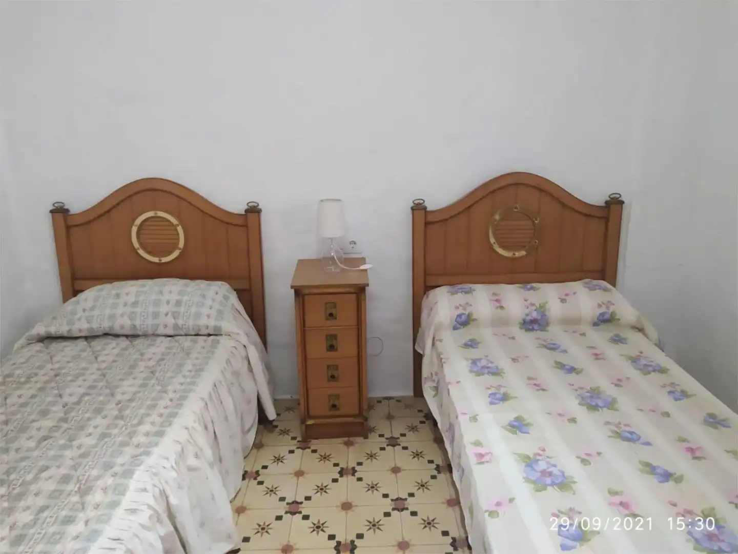 Habitación de Casa adosada de alquiler en Cala con Jardín privado, Trastero y Amueblado