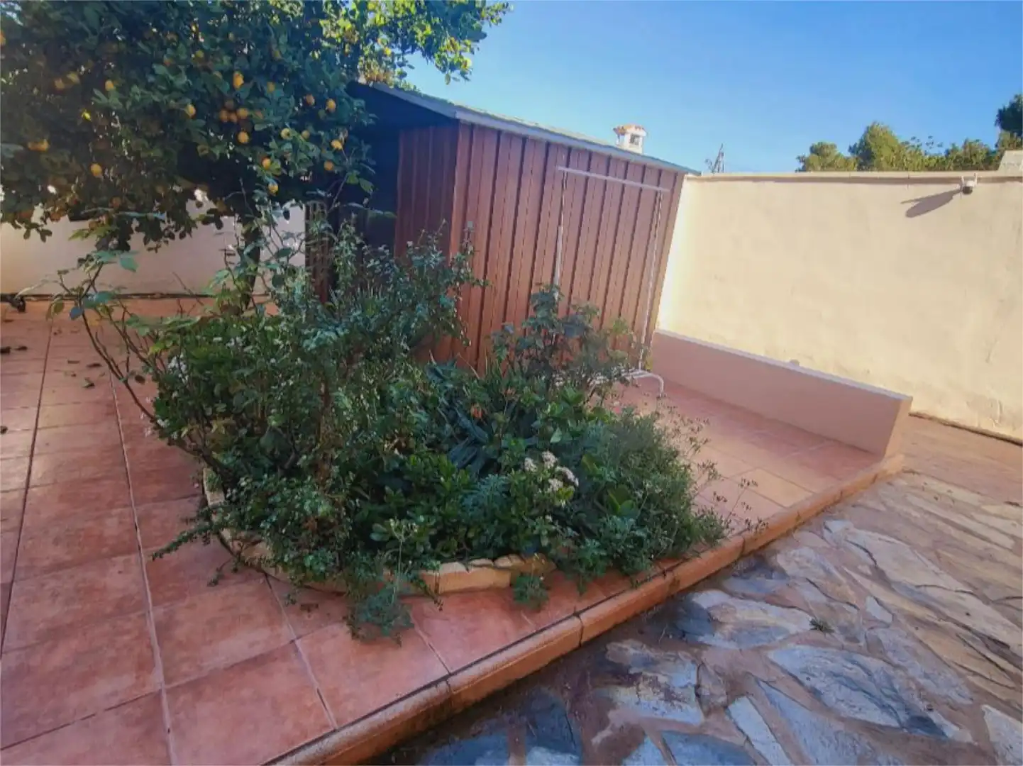 Houses for rent in Calle Sierra Morena, 17, La Conarda Garden of Houses for rent in La Pobla de Vallbona with Air Conditioner, Heating and Private garden
