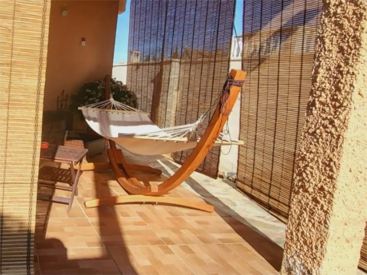 Houses for rent in Calle Sierra Morena, 17, La Conarda Terrace of Houses for rent in La Pobla de Vallbona with Air Conditioner, Heating and Private garden