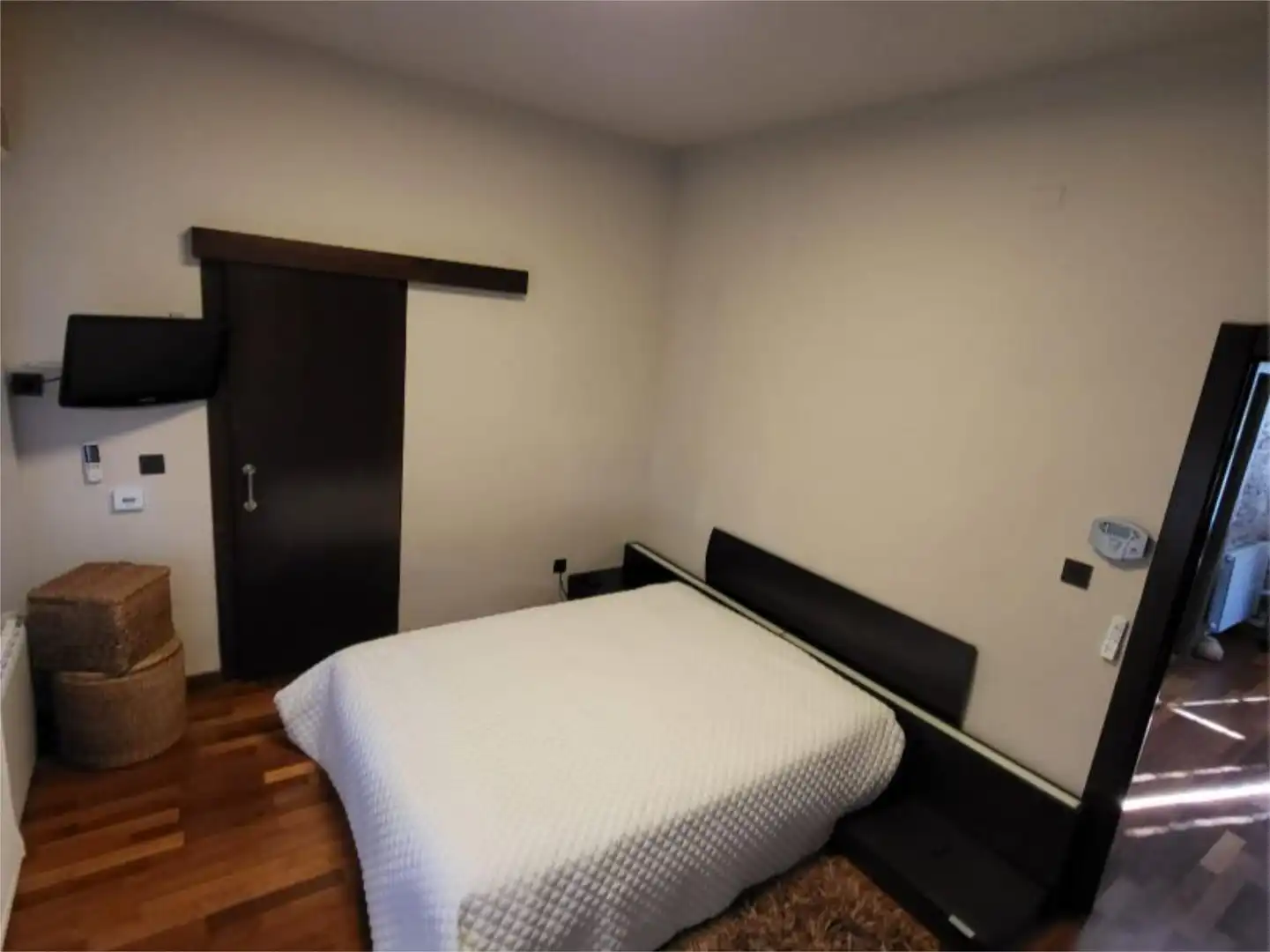 Houses for rent in Calle Sierra Morena, 17, La Conarda Bedroom of Houses for rent in La Pobla de Vallbona with Air Conditioner, Heating and Private garden