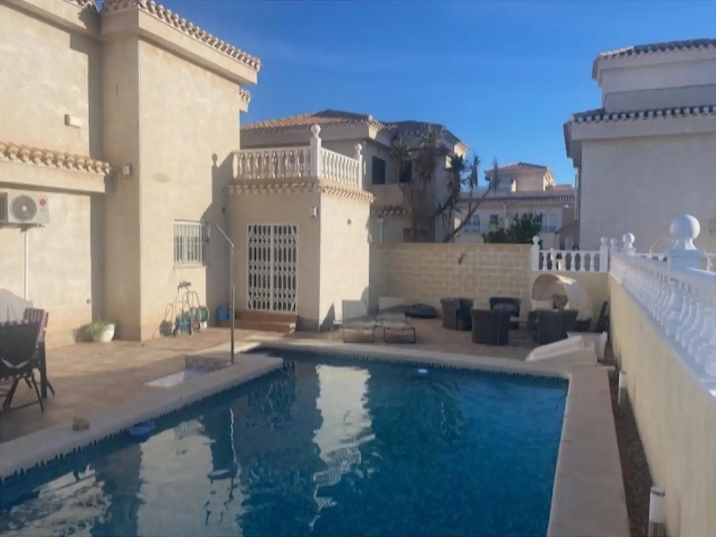 Piscina de Casa o xalet en venda en Orihuela amb Aire condicionat, Jardí privat i Parquet