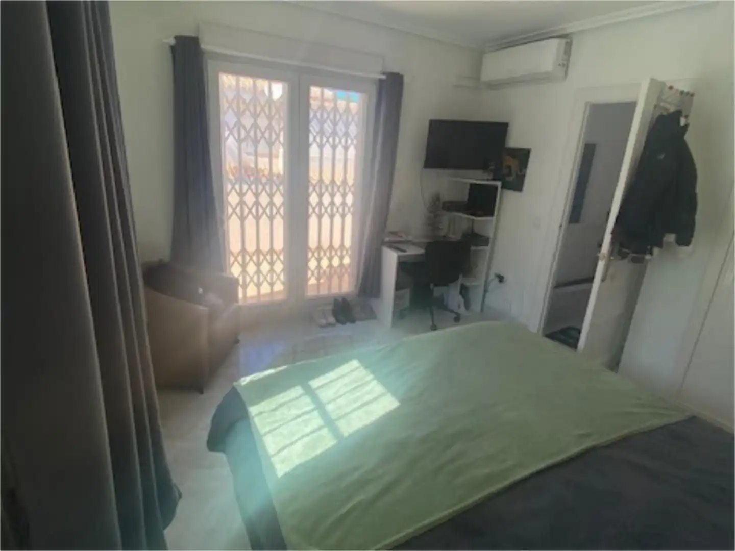 Dormitori de Casa o xalet en venda en Orihuela amb Aire condicionat, Jardí privat i Parquet