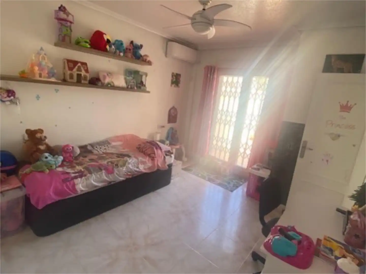 Dormitori de Casa o xalet en venda en Orihuela amb Aire condicionat, Jardí privat i Parquet