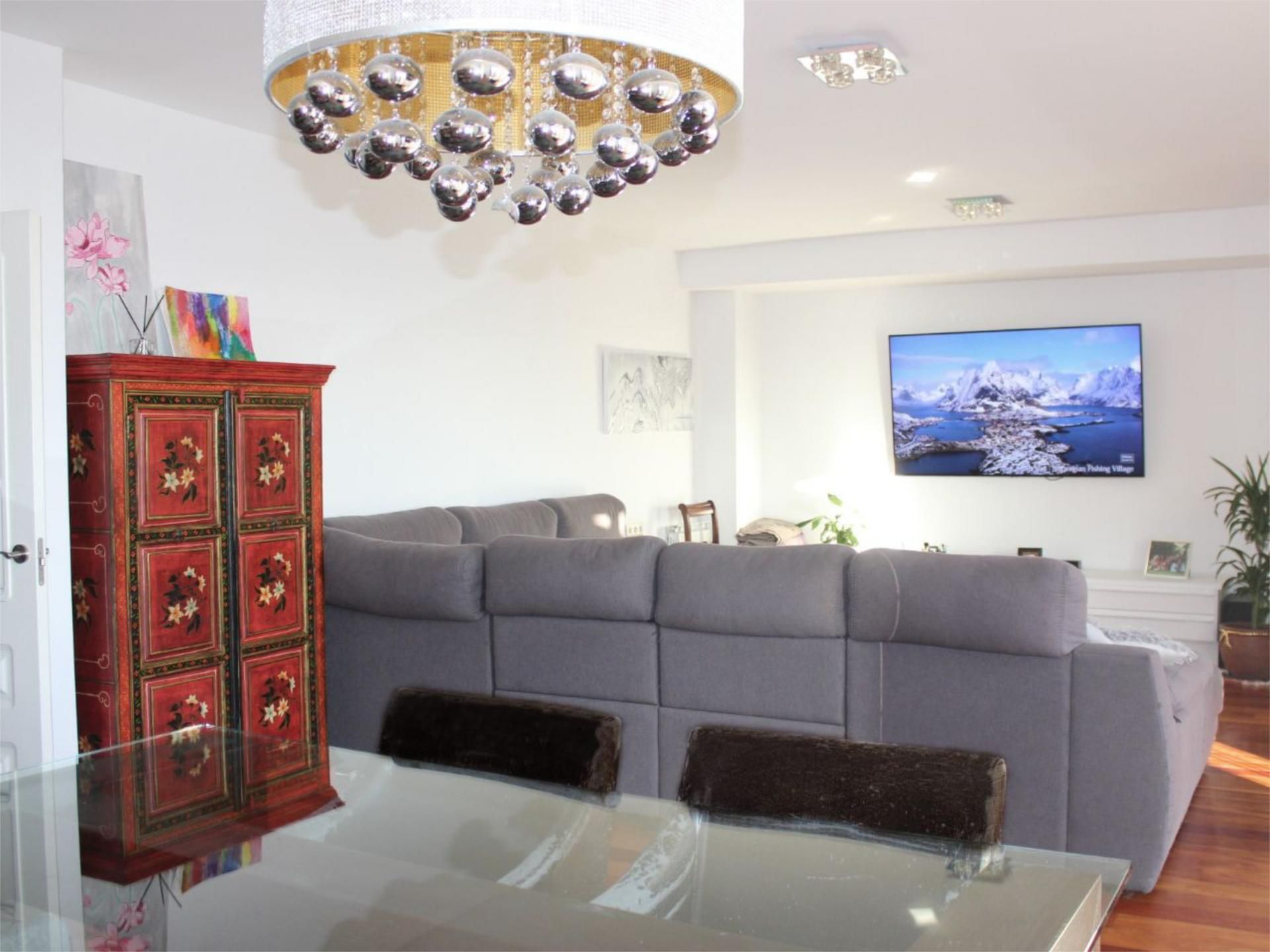 Sala d'estar de Dúplex en venda en  Jaén Capital amb Aire condicionat, Calefacció i Parquet