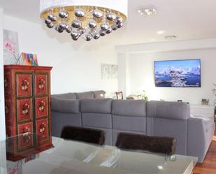 Living room of Duplex for sale in  Jaén Capital  with Air Conditioner, Heating and Parquet flooring