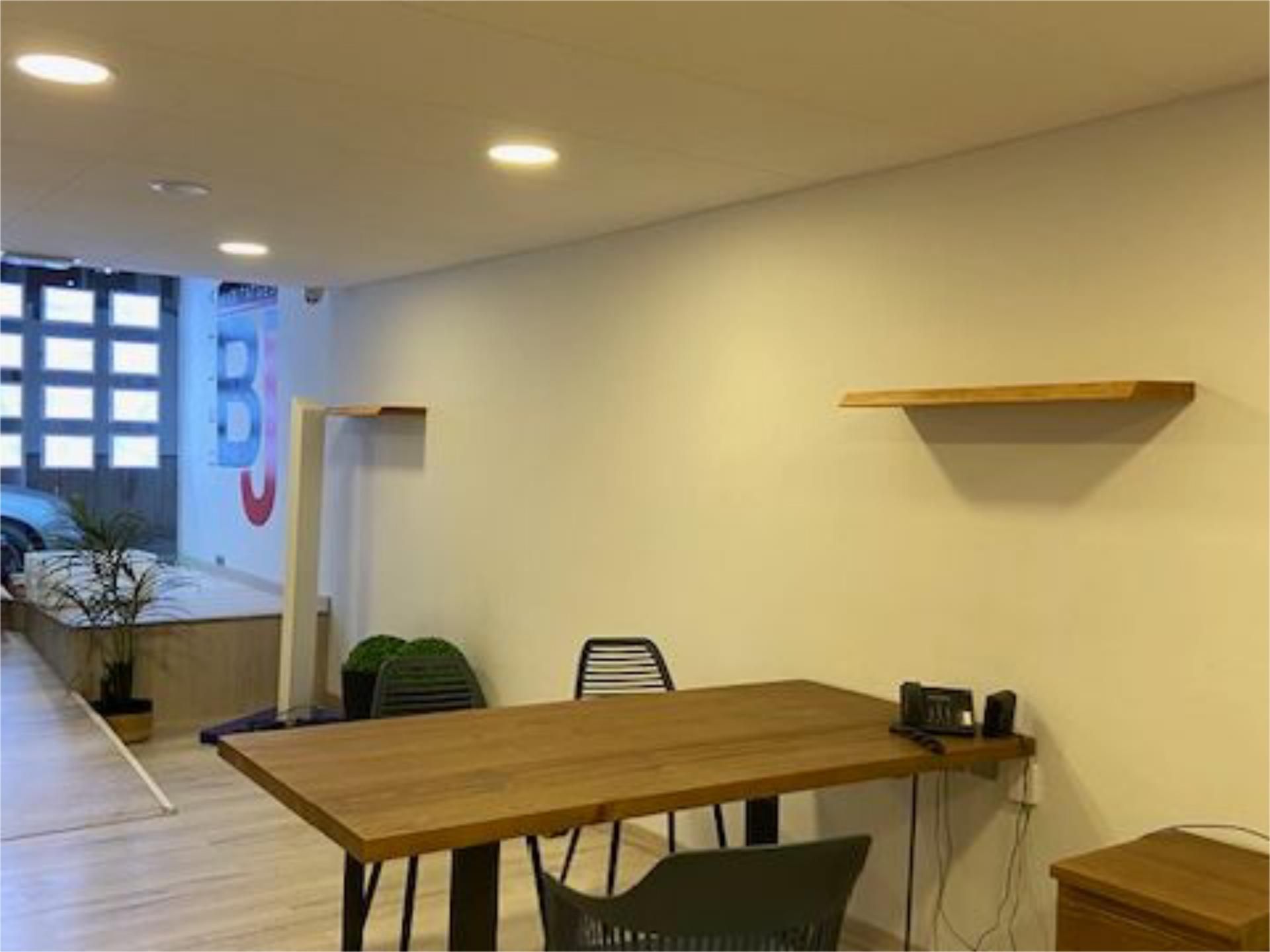 Local de alquiler en Amposta con Aire acondicionado, Parquet y Amueblado