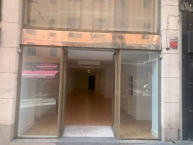 Local comercial en Alquiler en Balendin Berriotxoa Kalea, 16 en Centro - Ariz - Uribarri