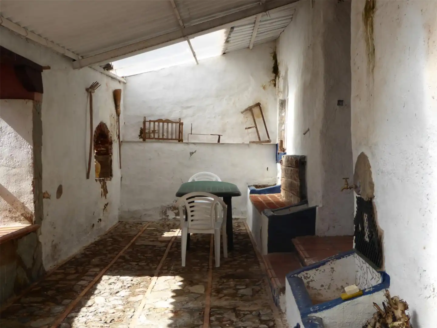 Casa adosada en venta en Calle Sevilla, 9, Belmez Jardín de Casa adosada en venta en Belmez con Jardín privado, Terraza y Amueblado