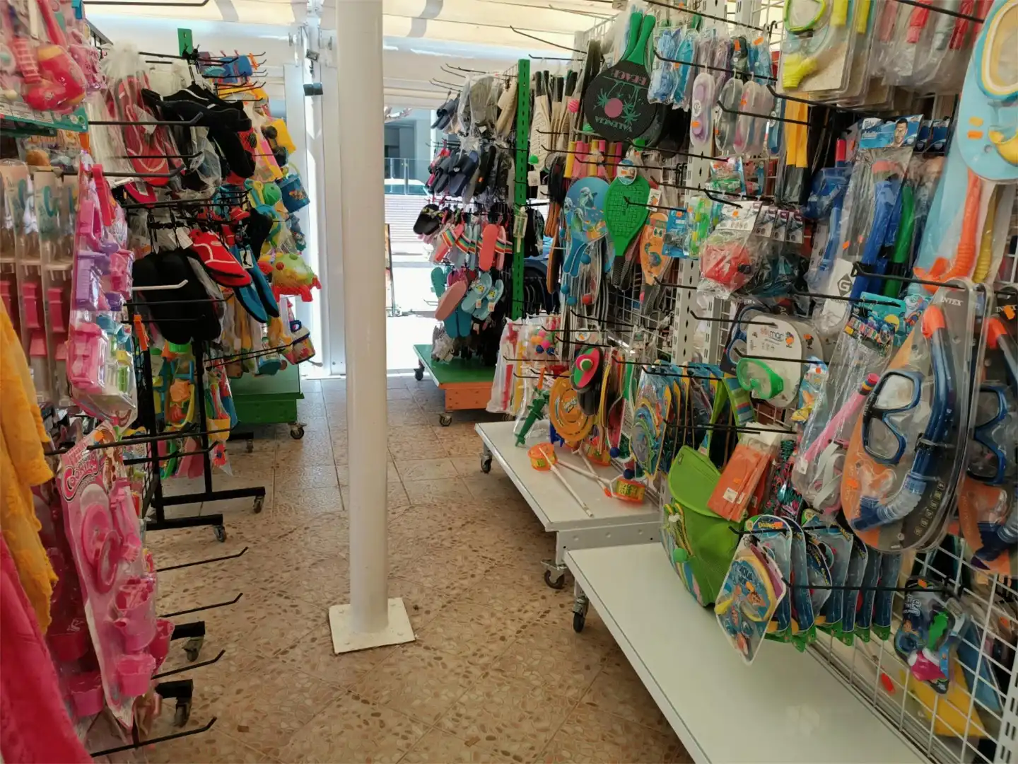 Local de lloguer a Carrer Amplaries, 41, Cala Blanca Local de lloguer en Oropesa del Mar / Orpesa amb Aire condicionat