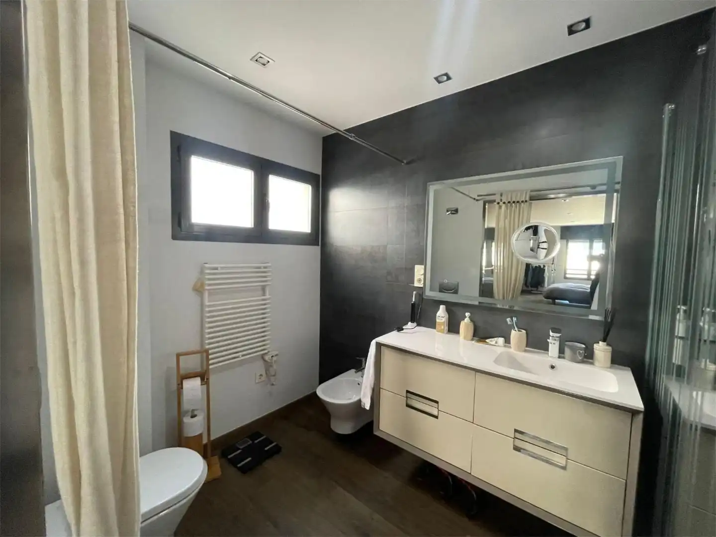 Badezimmer von Dachboden zum Verkauf in Oliva mit Terrasse und Balkon