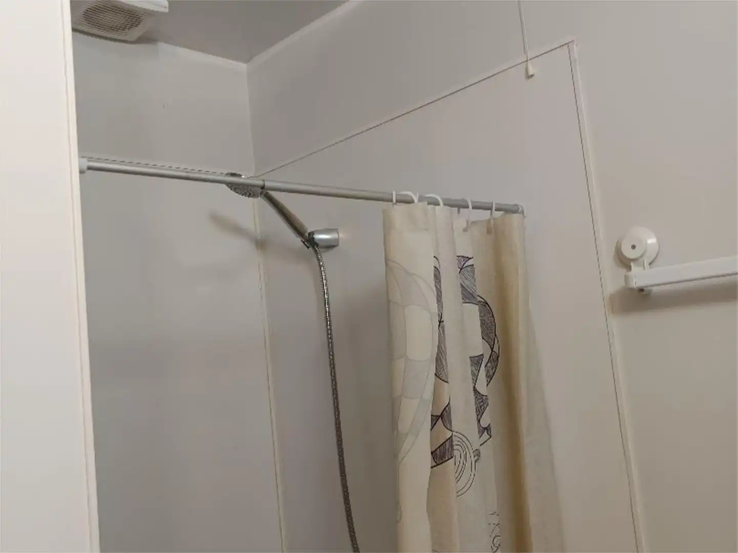 Commercial properties for sale in Calle Esteban Collantes, 13, Pueblo Nuevo Bathroom of Commercial properties for sale in Madrid with Air Conditioner, Heating and Furnished