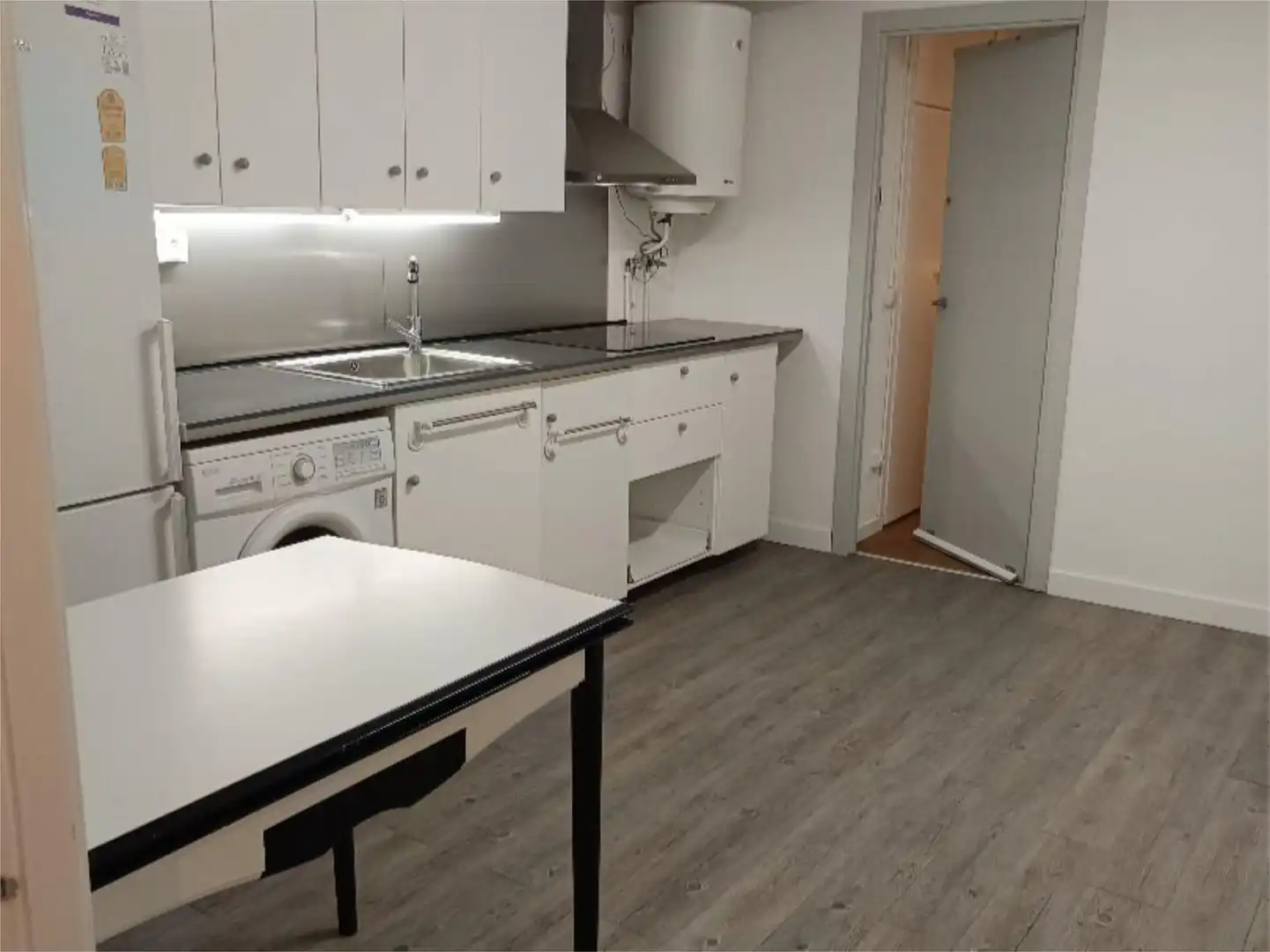 Commercial properties for sale in Calle Esteban Collantes, 13, Pueblo Nuevo Kitchen of Commercial properties for sale in Madrid with Air Conditioner, Heating and Furnished