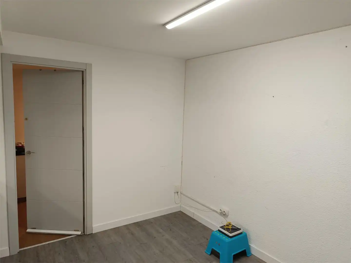 Commercial properties for sale in Calle Esteban Collantes, 13, Pueblo Nuevo Commercial properties for sale in Madrid with Air Conditioner, Heating and Furnished