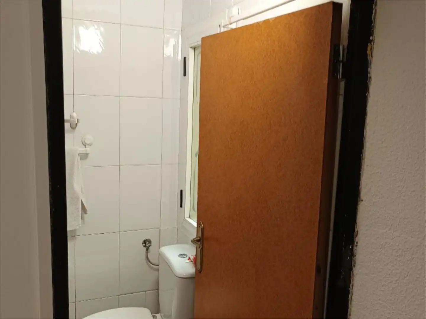 Commercial properties for sale in Calle Esteban Collantes, 13, Pueblo Nuevo Bathroom of Commercial properties for sale in Madrid with Air Conditioner, Heating and Furnished