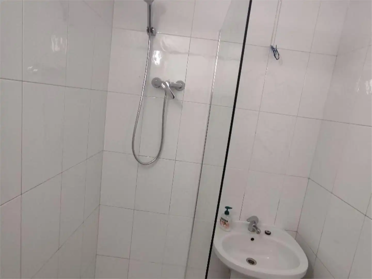 Commercial properties for sale in Calle Esteban Collantes, 13, Pueblo Nuevo Bathroom of Commercial properties for sale in Madrid with Air Conditioner, Heating and Furnished