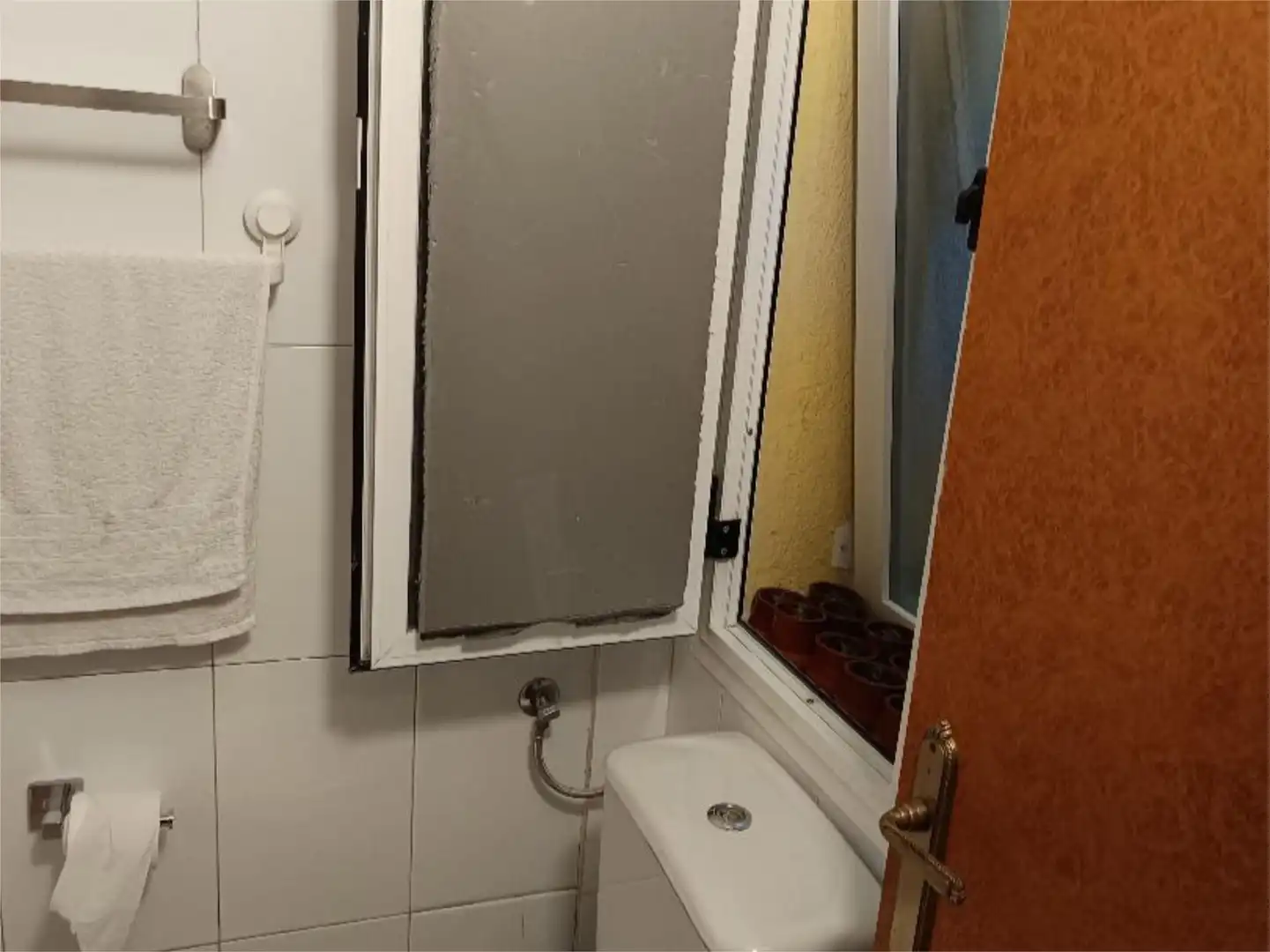 Commercial properties for sale in Calle Esteban Collantes, 13, Pueblo Nuevo Bathroom of Commercial properties for sale in Madrid with Air Conditioner, Heating and Furnished