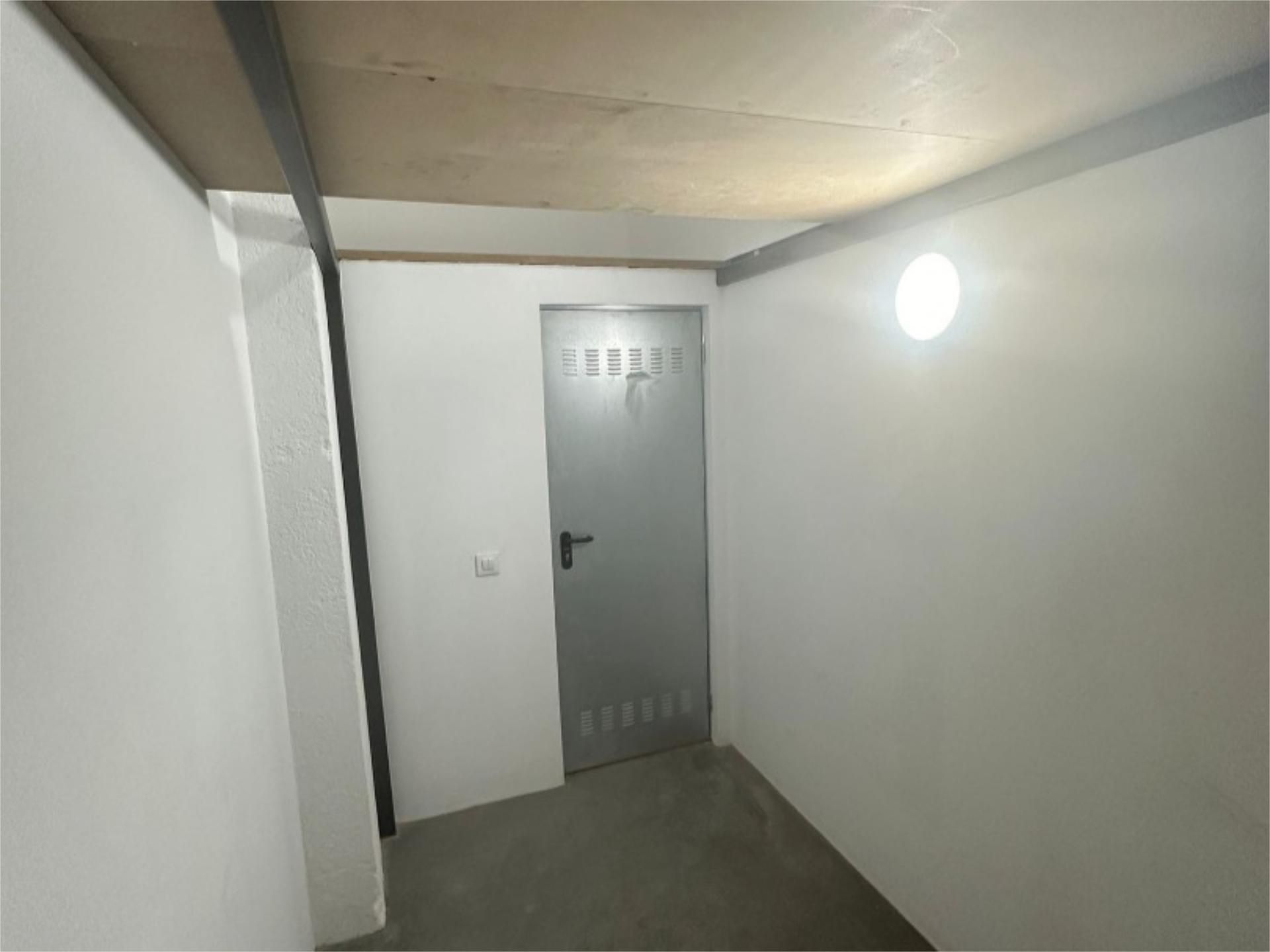 Box room to rent in  Madrid Capital