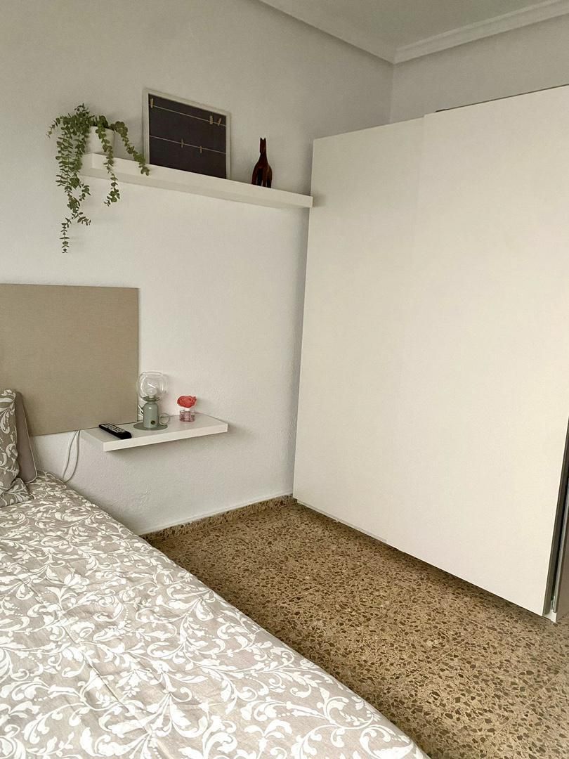 Bedroom of Flat to share in Burjassot  with Air Conditioner, Heating and Furnished