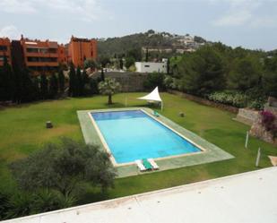 Piscina de Pis de lloguer en Santa Eulària des Riu amb Aire condicionat, Terrassa i Piscina