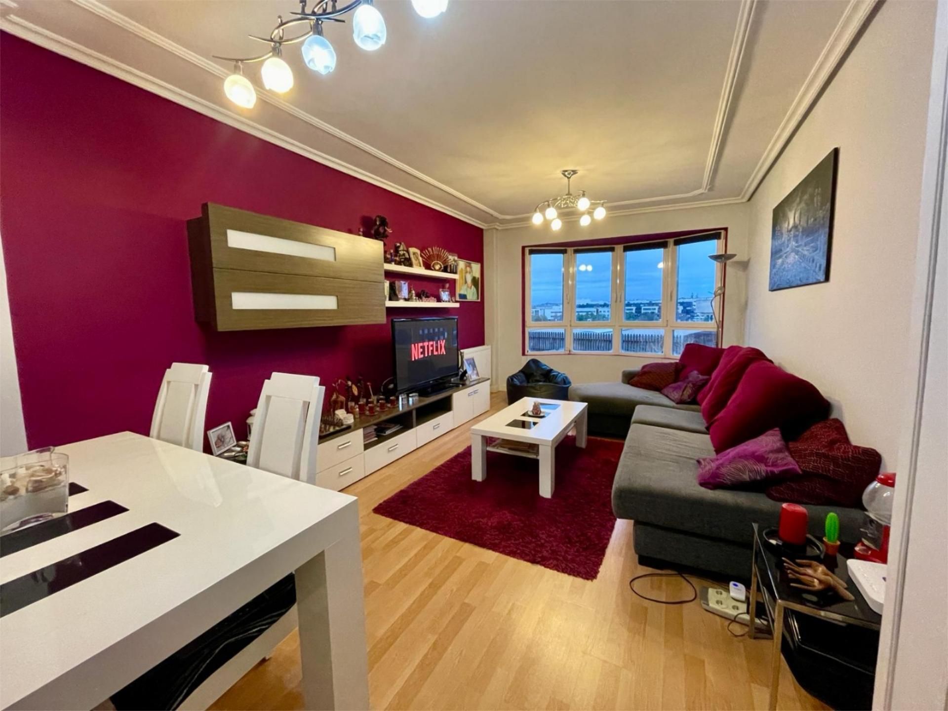 Sala de estar de Piso en venta en Burgos Capital con Calefacción, Parquet y Amueblado