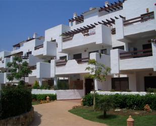 Vista exterior de Apartament en venda en Estepona amb Aire condicionat, Terrassa i Piscina