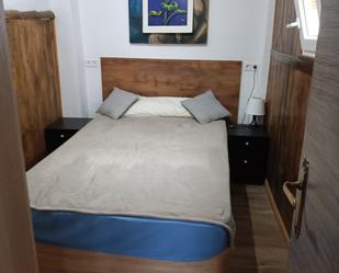 Bedroom of Attic to rent in  Granada Capital  with Parquet flooring, Terrace and Furnished