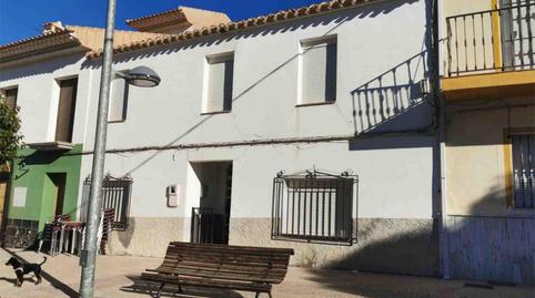 Foto 2 de Casa adosada en venta en Calle de Los Santos Cosme y Damián, 1, Cortes de Baza, Granada