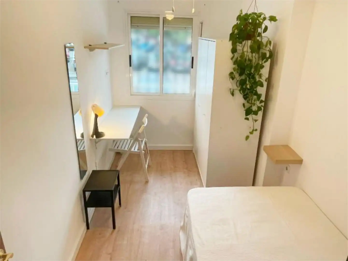 Habitació a Calle Gardenias, 1, Arenal - La Pólvora Dormitori de Pis per a compartir en Dos Hermanas amb Aire condicionat, Parquet i Moblat