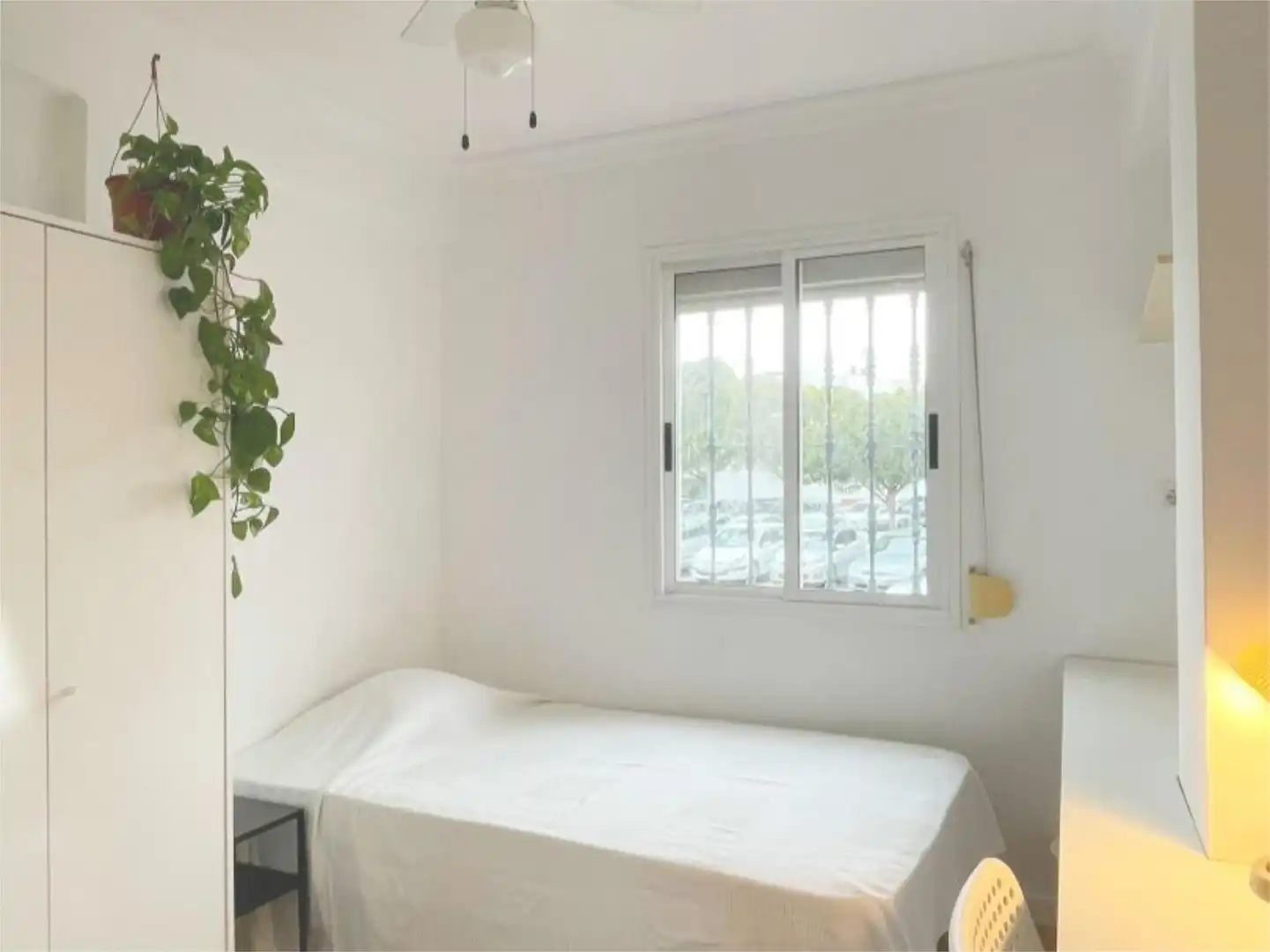 Habitació a Calle Gardenias, 1, Arenal - La Pólvora Dormitori de Pis per a compartir en Dos Hermanas amb Aire condicionat, Parquet i Moblat