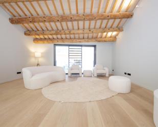 Sala d'estar de Casa adosada en venda en Granollers amb Aire condicionat, Terrassa i Balcó