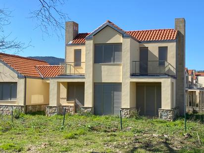 Vista exterior de Casa o xalet en venda en Hazas de Cesto amb Terrassa i Balcó