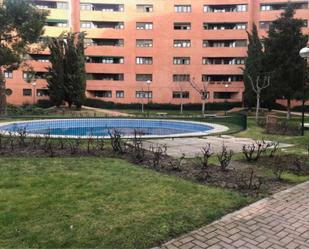 Piscina de Pis de lloguer en  Madrid Capital amb Terrassa i Balcó