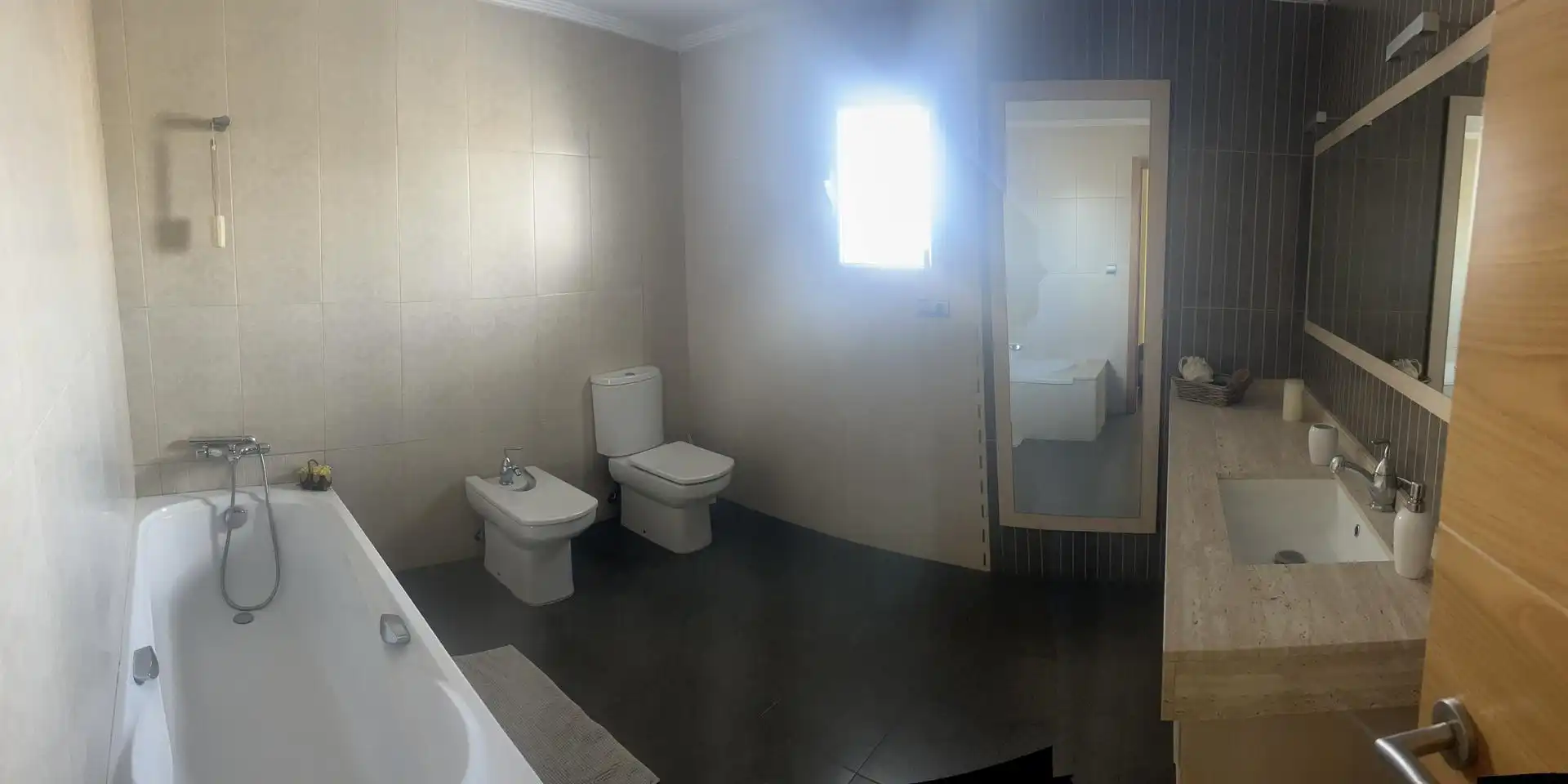 Bany de Casa o xalet en venda en Chella amb Aire condicionat, Terrassa i Piscina
