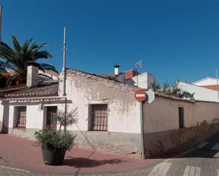 Exterior view of Single-family semi-detached for sale in Olías del Rey