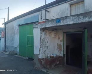 Exterior view of House or chalet for sale in Navarredonda de la Rinconada