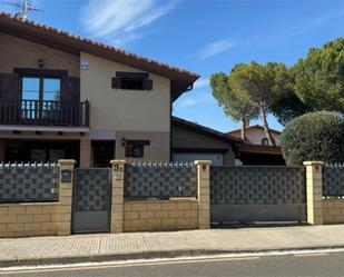 Exterior view of House or chalet for sale in Ribera Baja / Erribera Beitia  with Air Conditioner and Balcony
