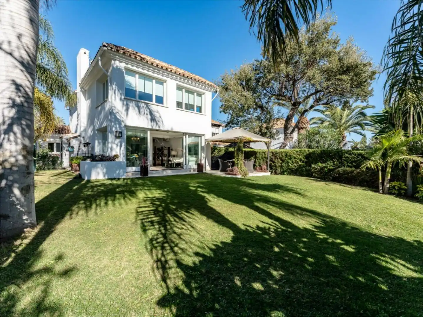 Pis en venda a Calle de las Encinas, 1731, Calahonda Jardí de Pis en venda en Mijas amb Aire condicionat, Calefacció i Jardí privat