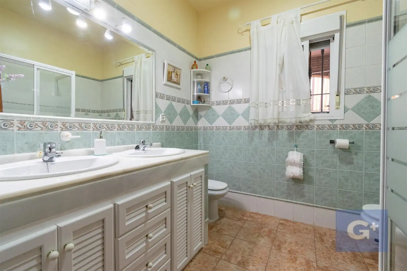 Bany de Casa o xalet en venda en El Puerto de Santa María amb Aire condicionat, Calefacció i Jardí privat