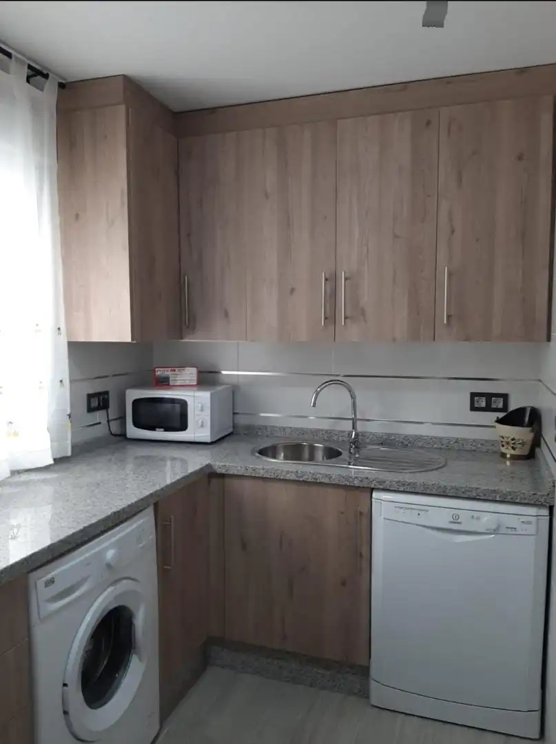 Room in Calle el Trevenque, 20, Crta. De la Sierra