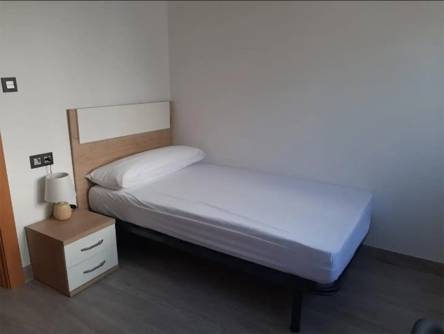 Room in Calle el Trevenque, 20, Crta. De la Sierra