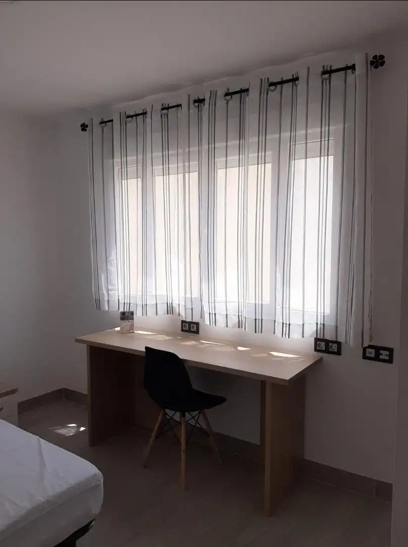 Room in Calle el Trevenque, 20, Crta. De la Sierra