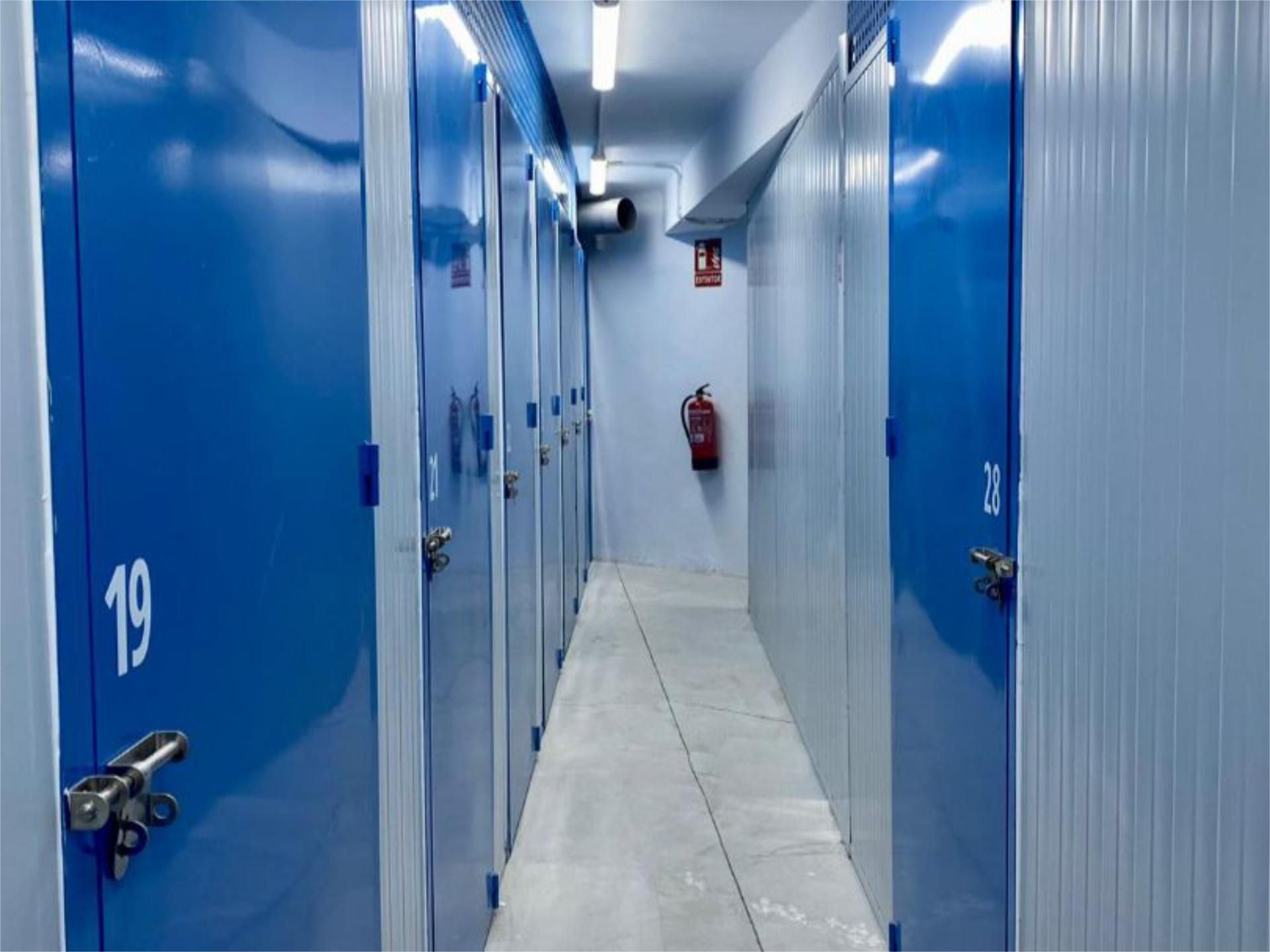 Box room to rent in  Granada Capital