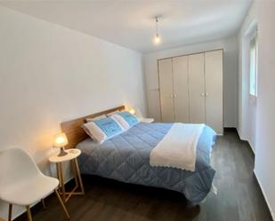 Bedroom of Flat for sale in  Granada Capital  with Air Conditioner and Terrace