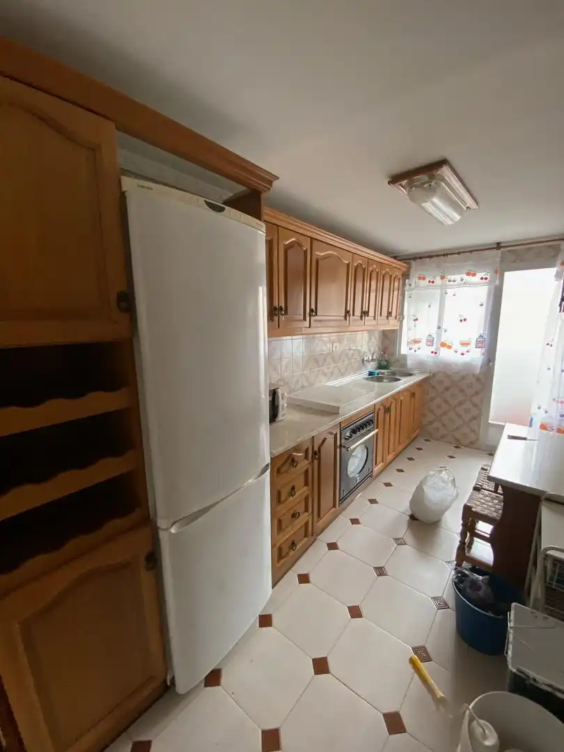 Flat for rent in Calle Pintor Hermenegildo Lanz, 5, Barrio de Zaidín Kitchen of Flat for rent in Granada