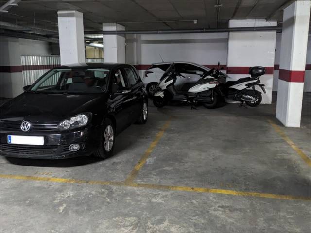 Garaje en Alquiler en Avenida de Emilio Lemos, 30 en Colores -  Entreparques