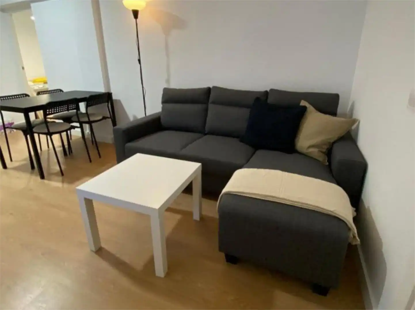 Habitación en Carrer de Jaume Villanueva, 1, Beteró Sala de estar de Piso para compartir en Valencia con Aire acondicionado, Calefacción y Jardín privado