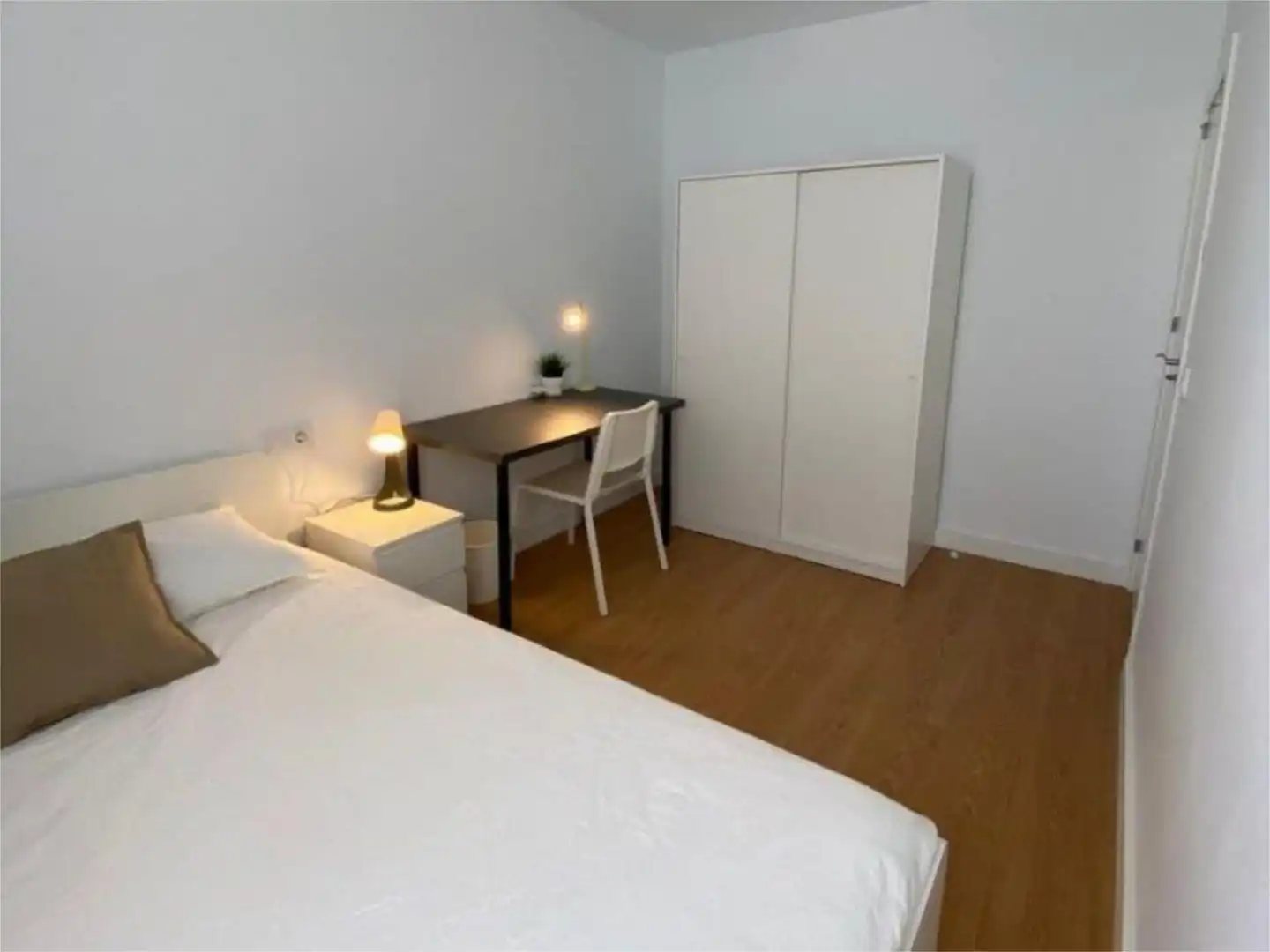 Habitación en Carrer de Jaume Villanueva, 1, Beteró Habitación de Piso para compartir en Valencia con Aire acondicionado, Calefacción y Jardín privado