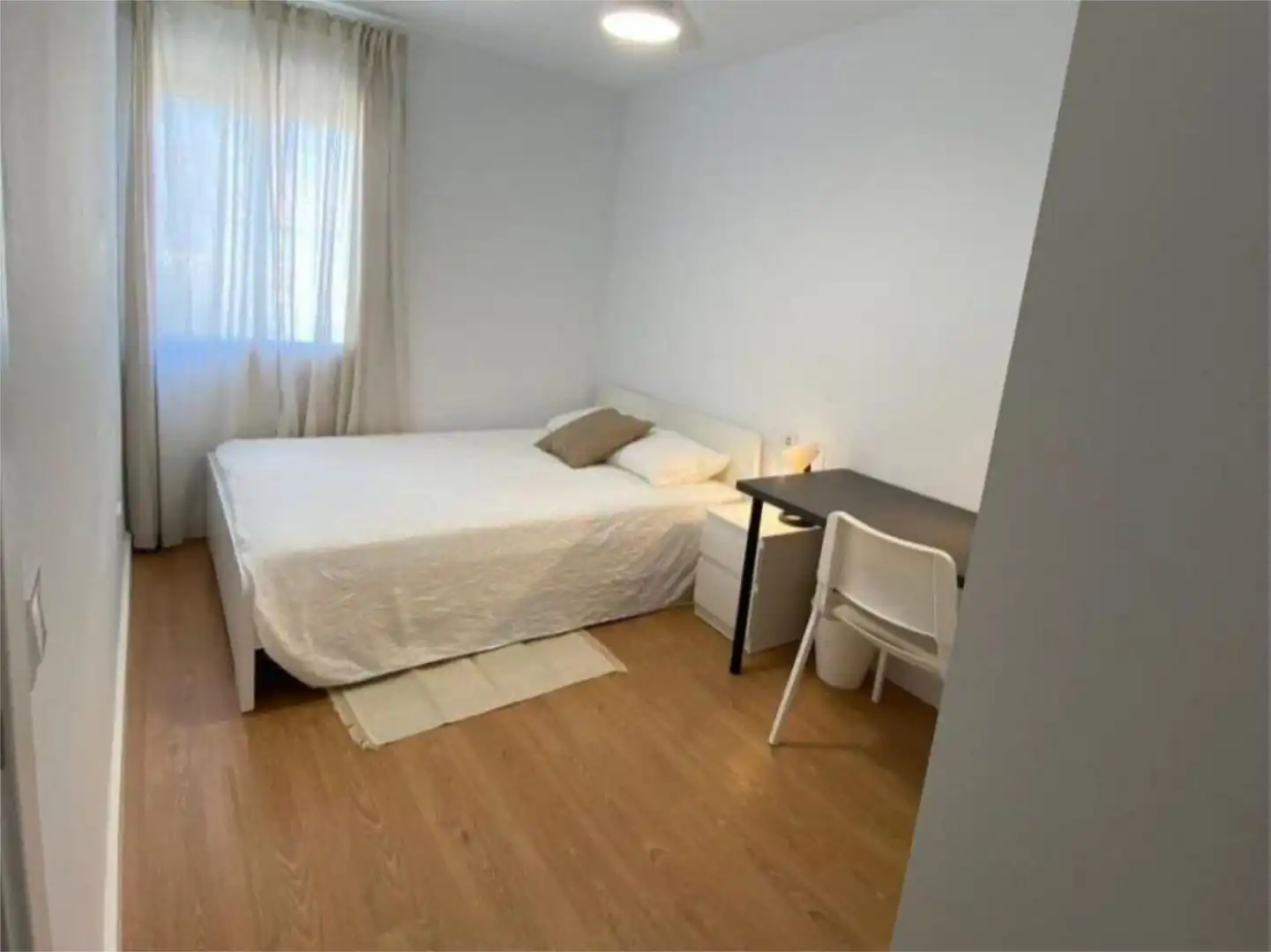 Habitación en Carrer de Jaume Villanueva, 1, Beteró Habitación de Piso para compartir en Valencia con Aire acondicionado, Calefacción y Jardín privado